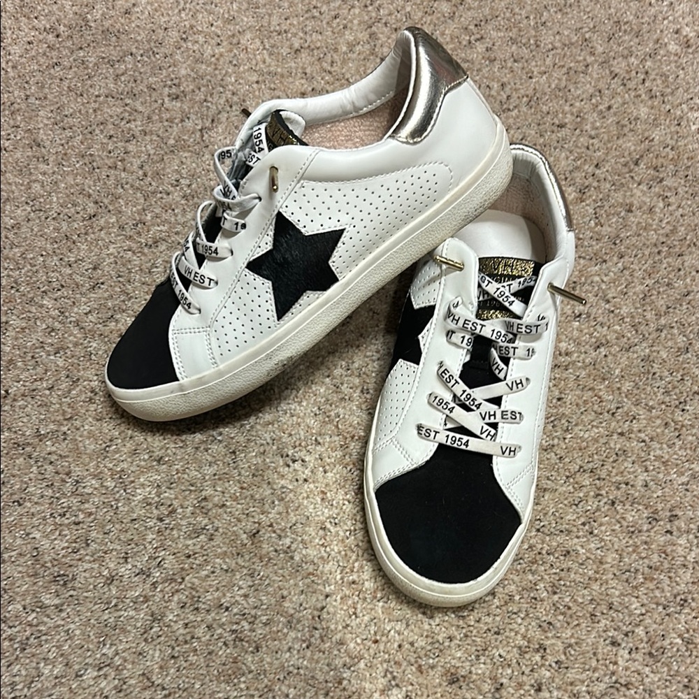 Vintage Havana White and Black Star Sneakers